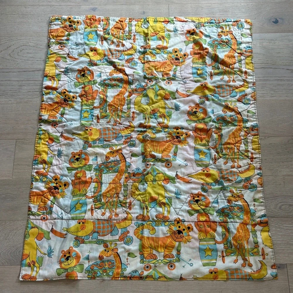 Vintage Handmade Circus Animal Baby Quilt Lion Giraffe Retro Nursery 42x36